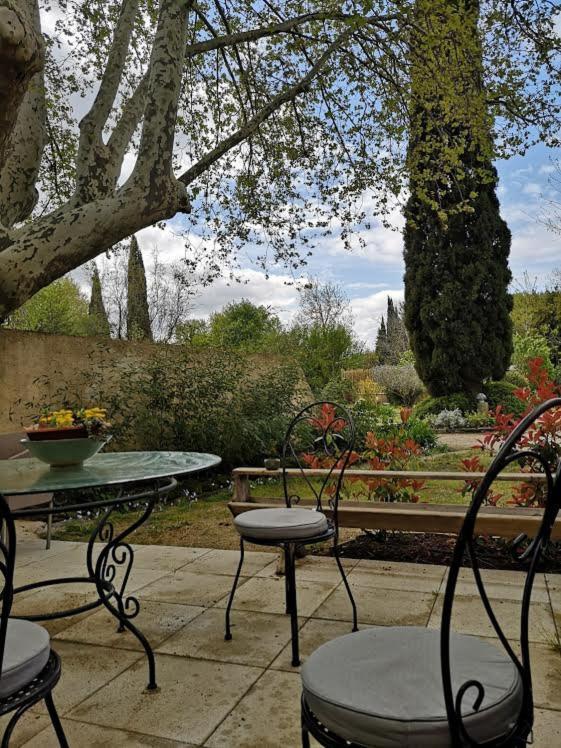 Villa La Petite Seigneurette à Villeneuve-lès-Avignon Extérieur photo