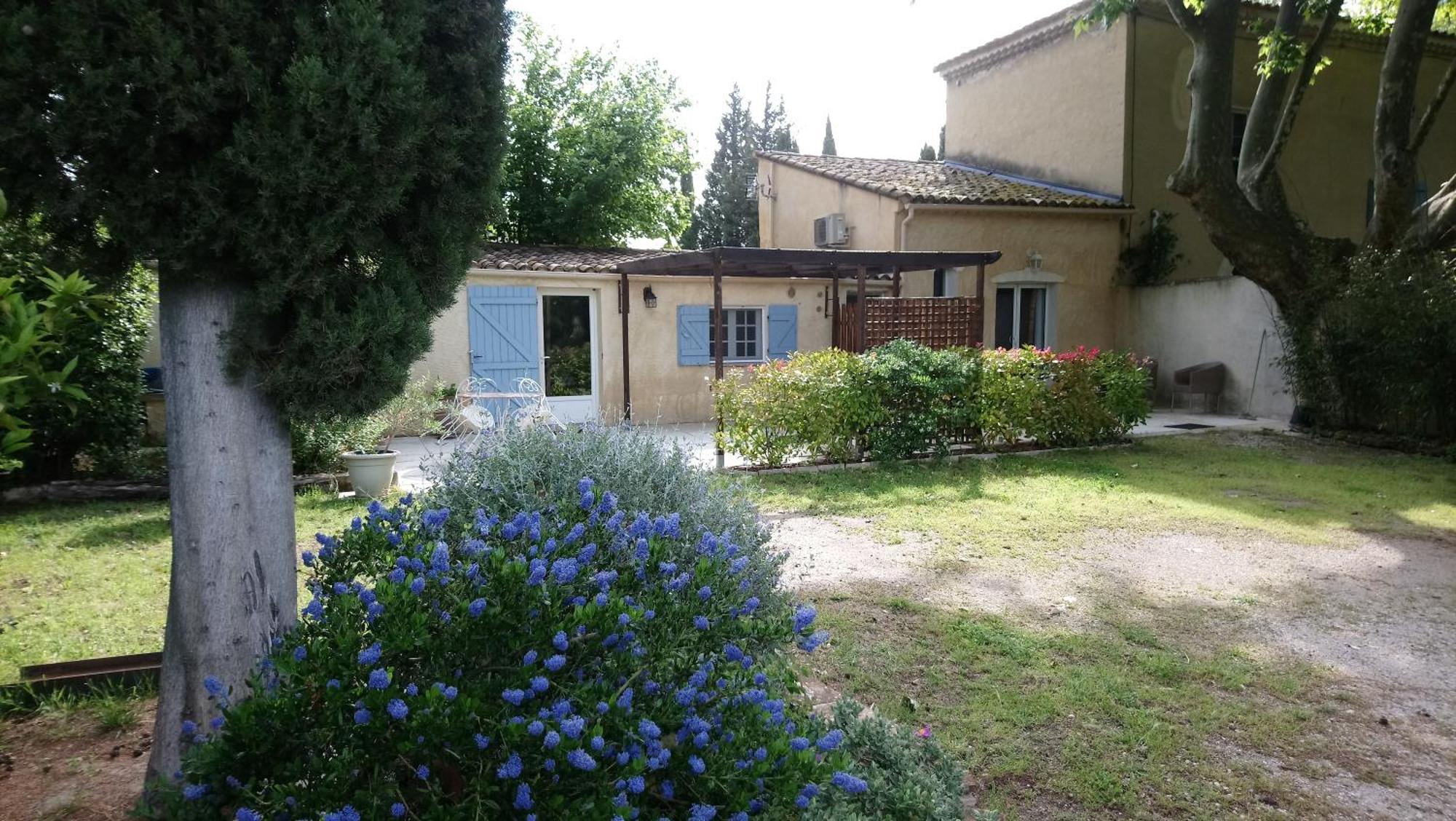 Villa La Petite Seigneurette à Villeneuve-lès-Avignon Extérieur photo