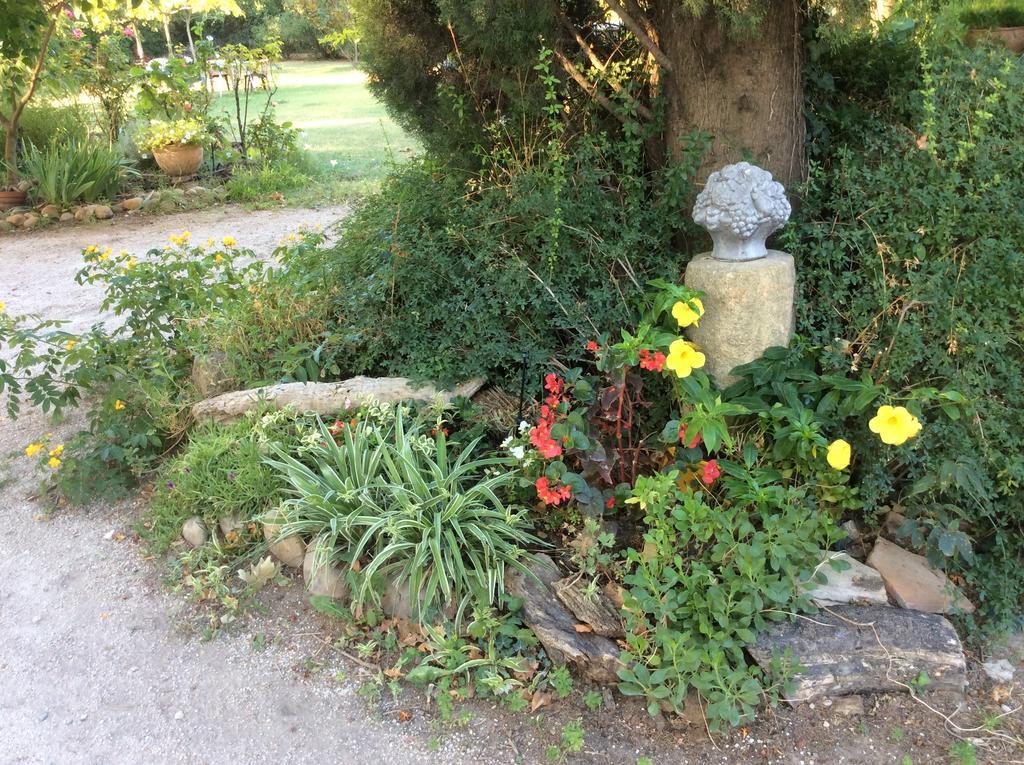Villa La Petite Seigneurette à Villeneuve-lès-Avignon Extérieur photo